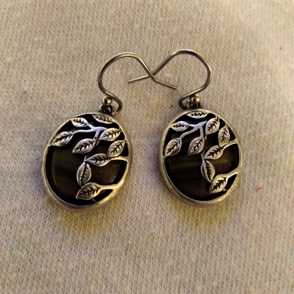 Jewelry - Silvertone earrings